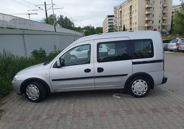 samochody osobowe Opel Combo cena 10500 przebieg: 261000, rok produkcji 2006 z Kraków